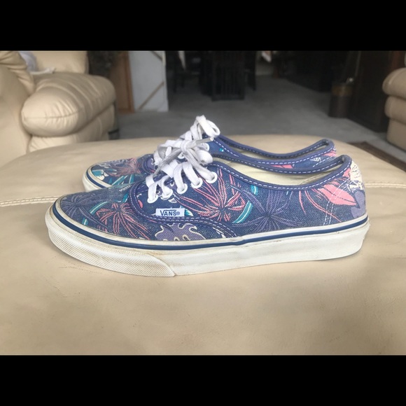 Vans - Picture 2 of 6